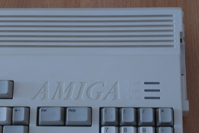 Amiga-1200-40.jpg
