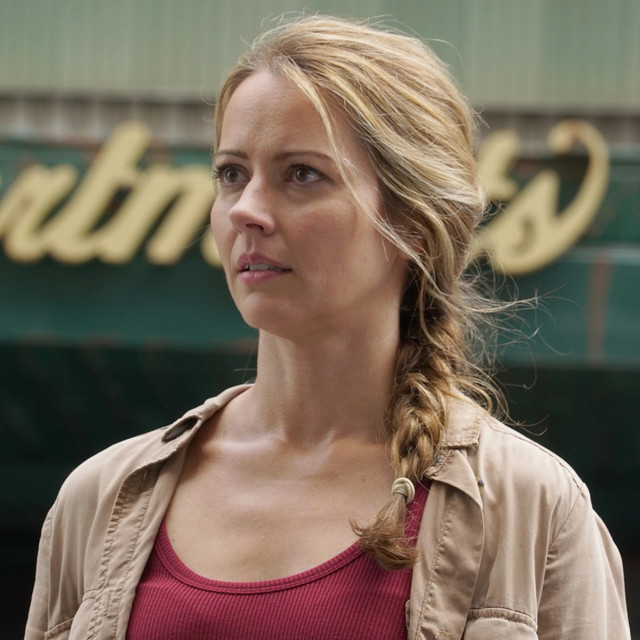 Amy Acker.jpg