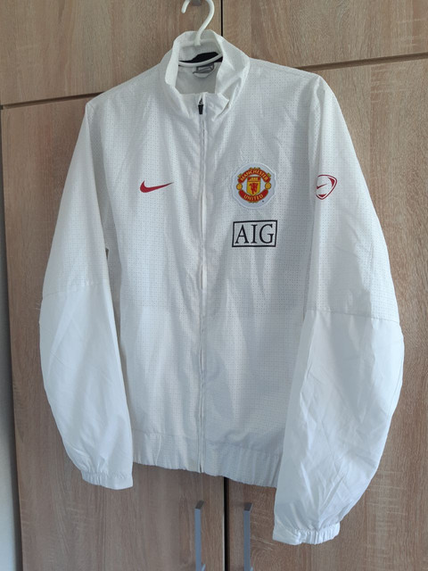 man-utd-09-jacket-white.jpg