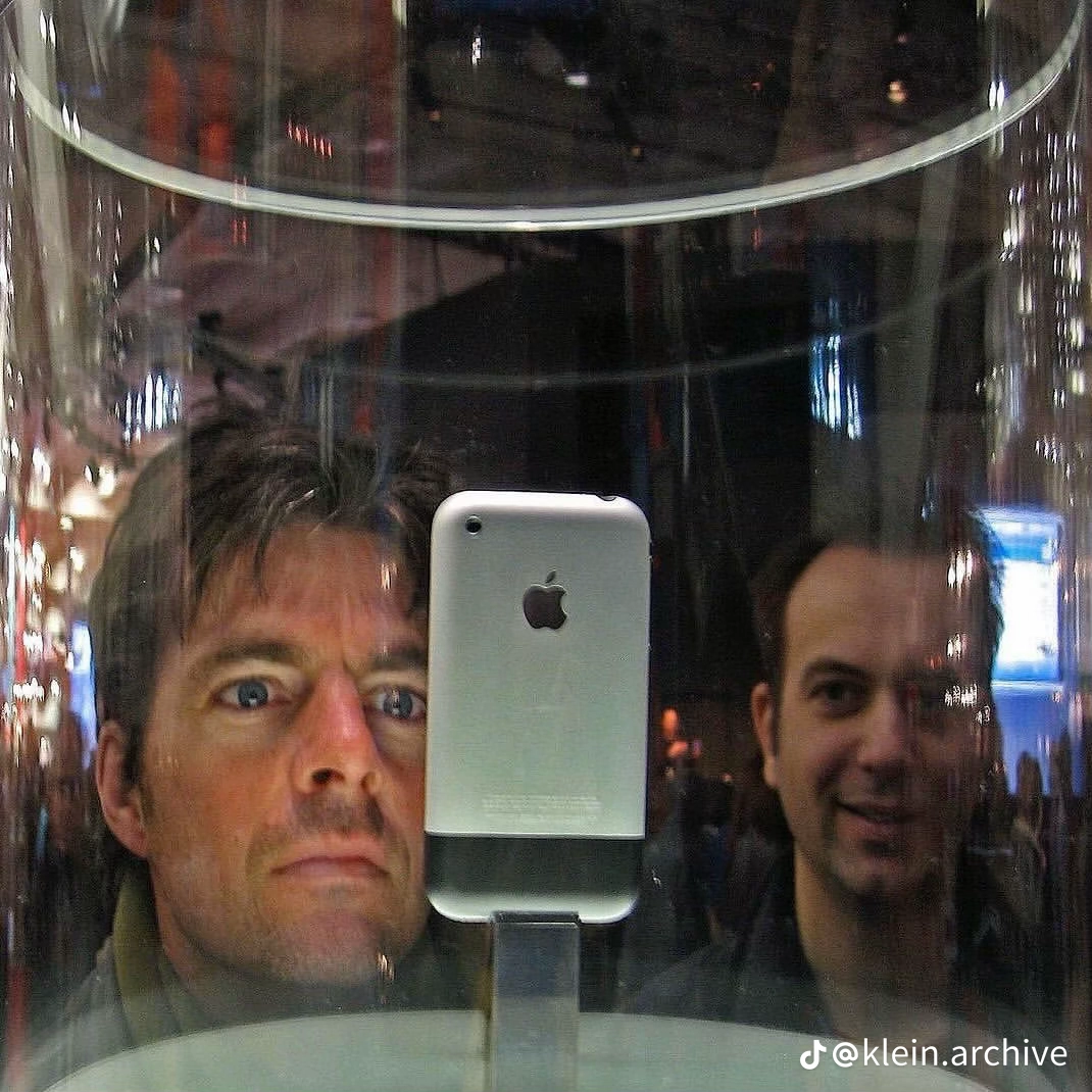 Life In 2007 When people saw a smartphone for the first time in 2007. The year the ...