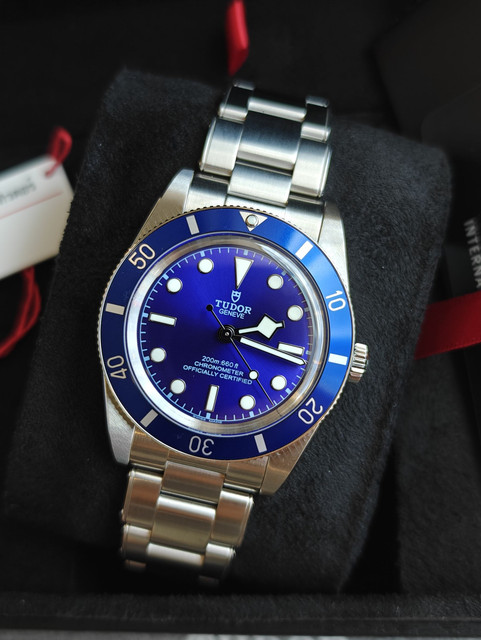 328063 0.jpg