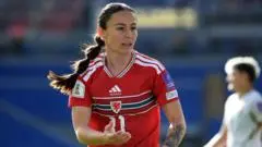 Wales Striker Returns to Everton After Leicester Exit
