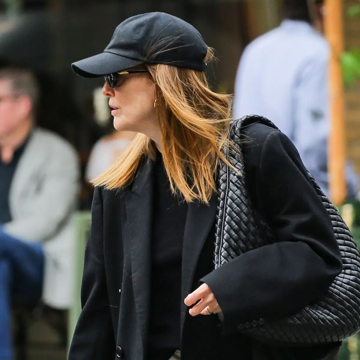 Chic Style for 2026: Ditch Black Trousers for Oversized Blazers