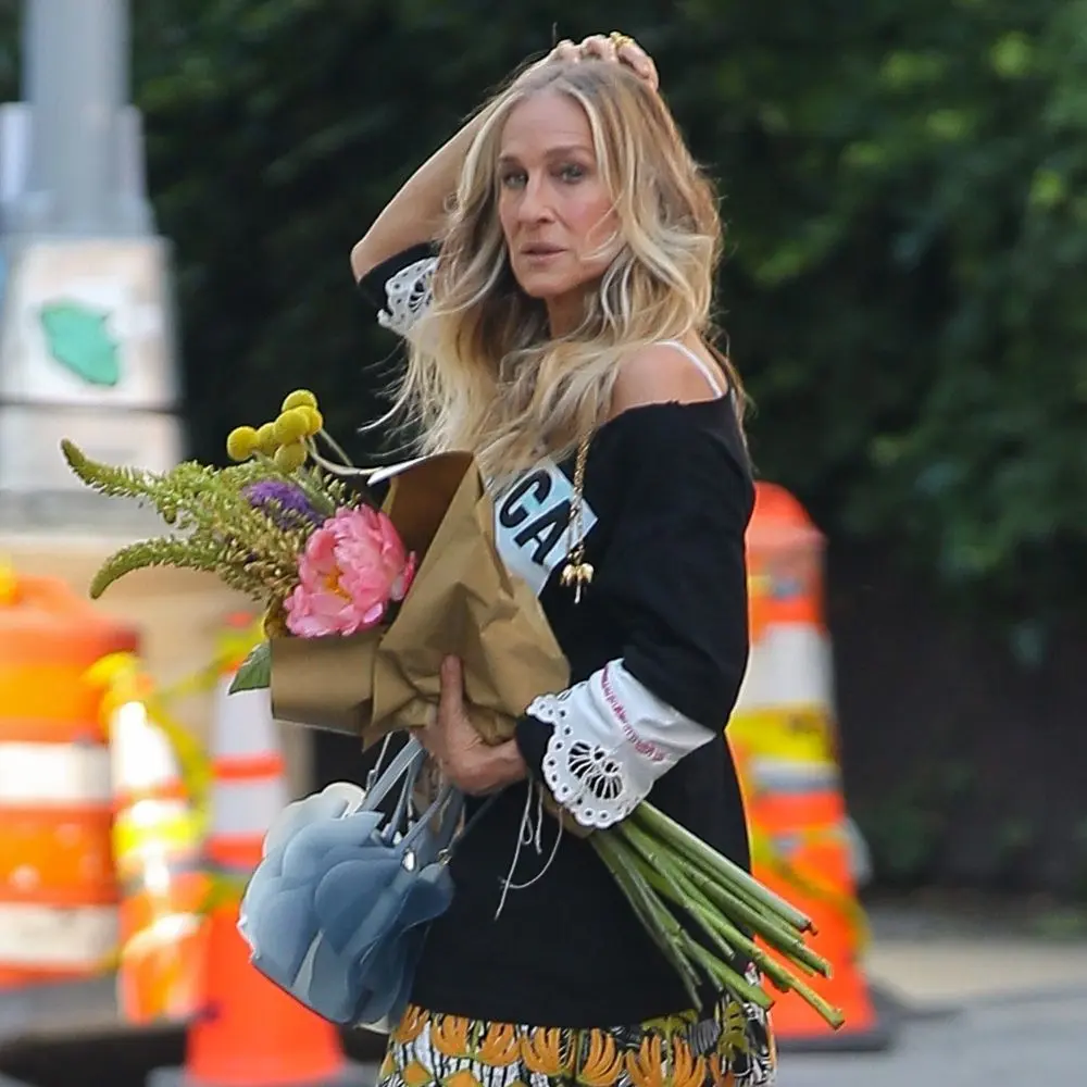 Sarah Jessica Parker Chooses Polished Shoes Over Sandals, Echoing Carrie Bradshaw