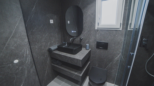 Ba&ntilde;o acabado oscuro