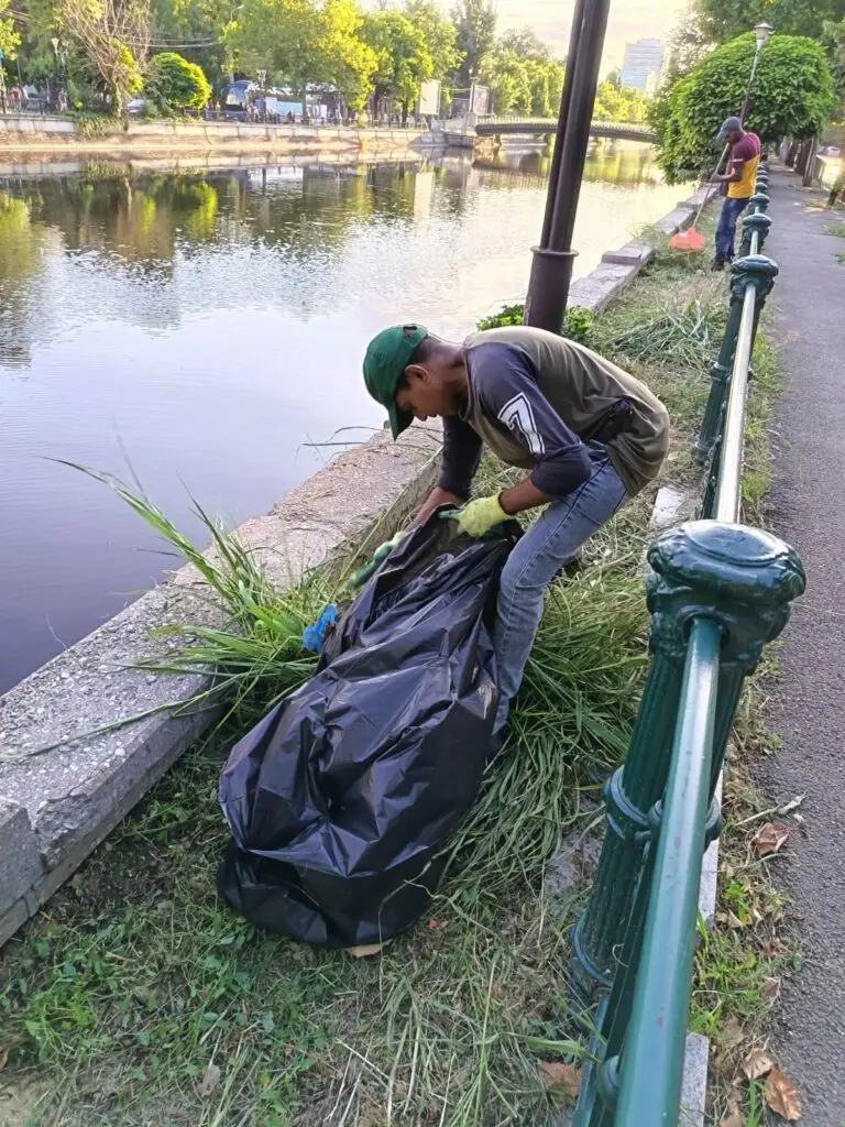 Bucureștenii, chemați să curețe Dâmbovița: O acțiune de voluntariat pentru un oraș mai verde