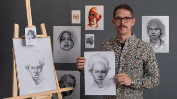 Domestika - Ritratto realistico a matita꞉ luci, ombre e proporzioni - Ita