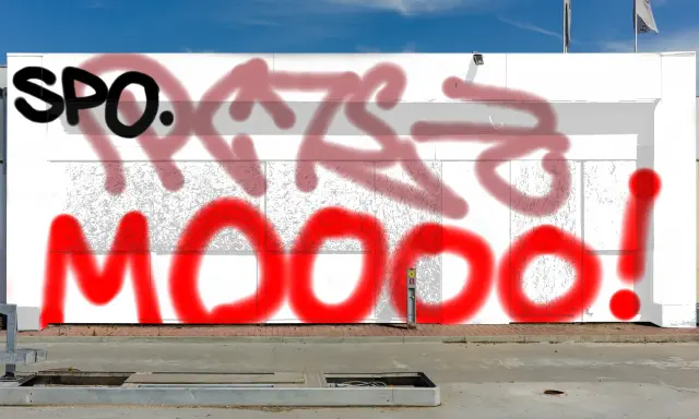 Graffiti artwork by SOLAR