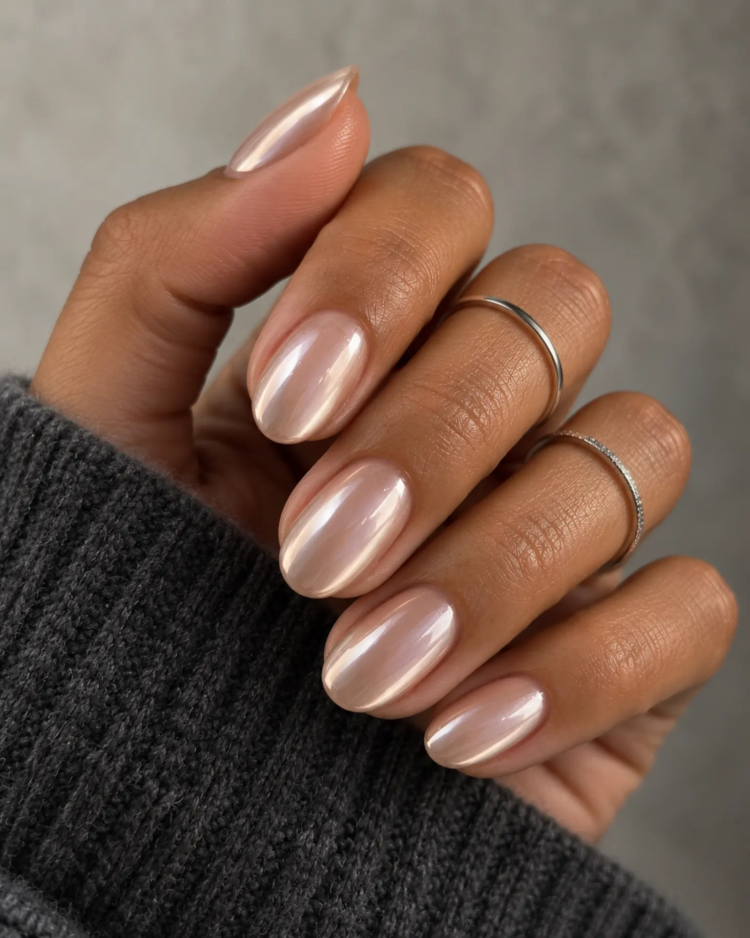 Chrome Glazed Pearl Veil manicure inspiration for chrome nail ideas