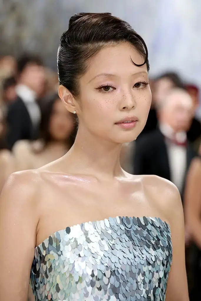Cherry Blossom Blush: The Soft Pink Trend Captivating Makeup Lovers