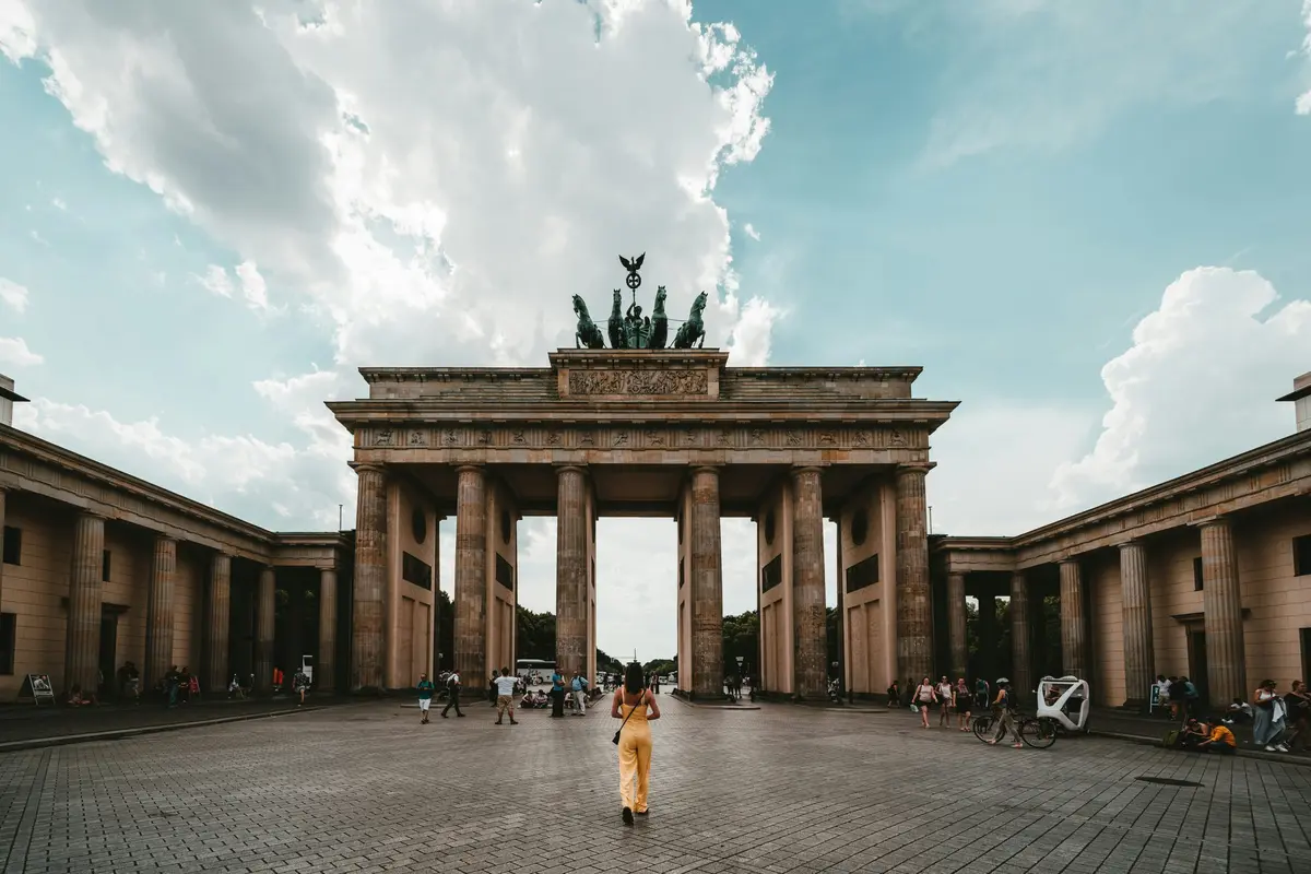 Berlin după lăsarea serii: Ghid pentru prima vizită