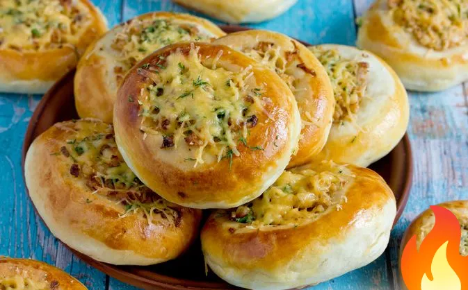 Постер Булочки с мясом и плавленым сыром