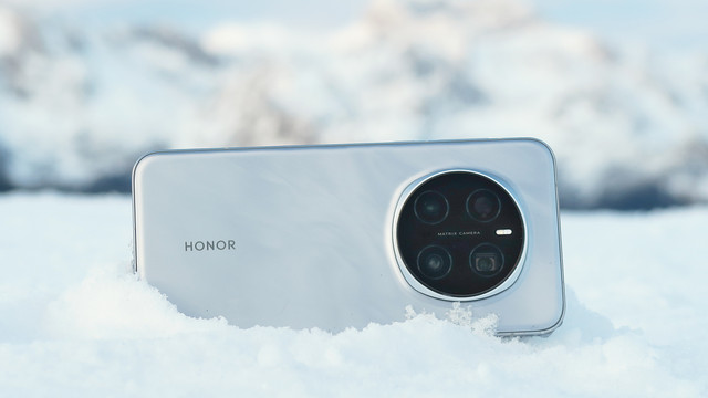 Honor-Magic-7-Pro-review-snow