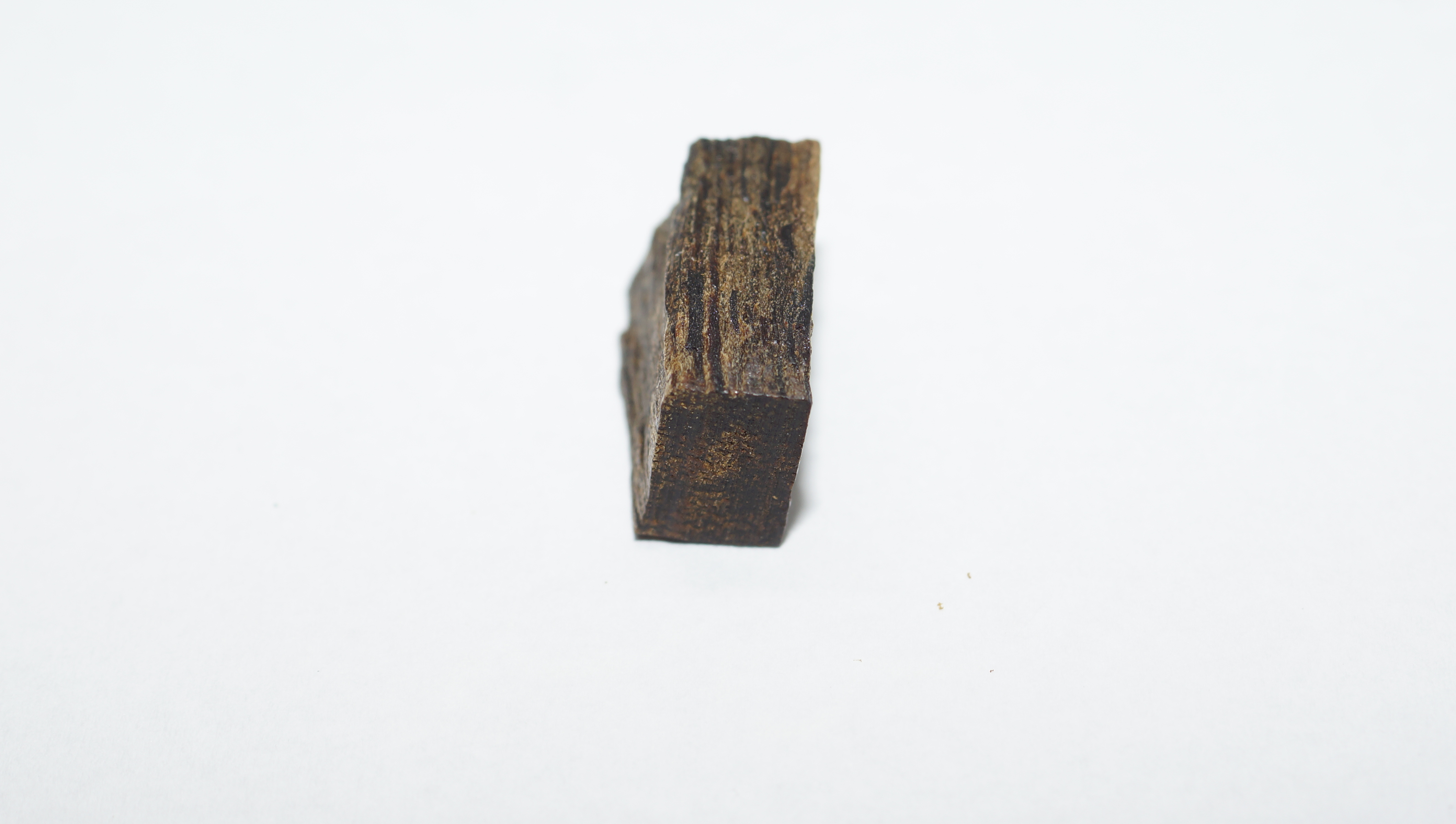 [Ouddict.com] Oud Wood