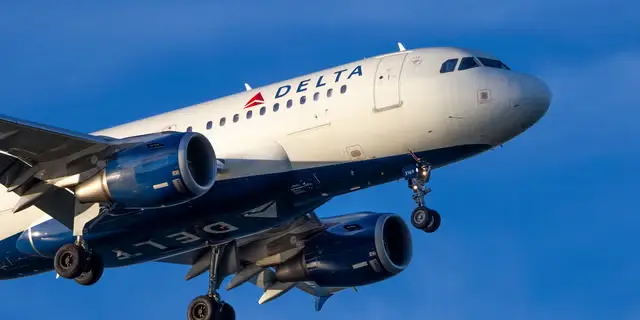 Delta Cuts Food and Beverage Service on Hundreds of Flights