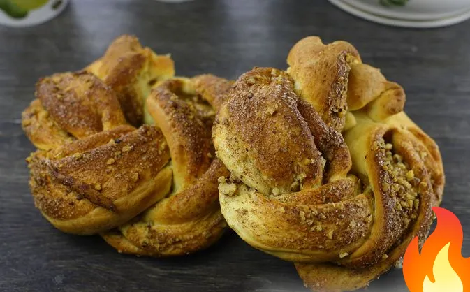 Постер Булочки с корицей и орехами