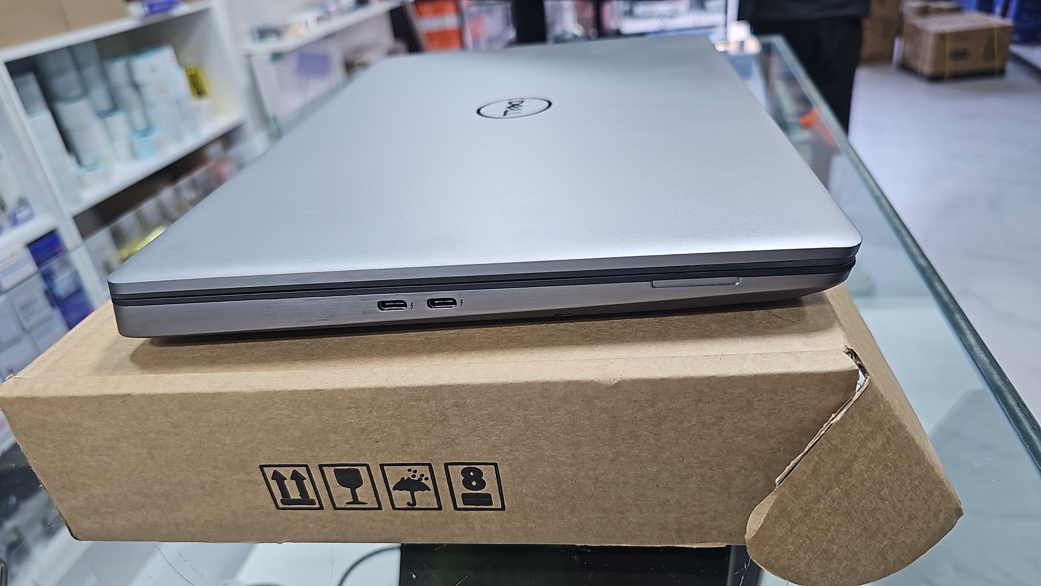 DELL Workstation — 4
