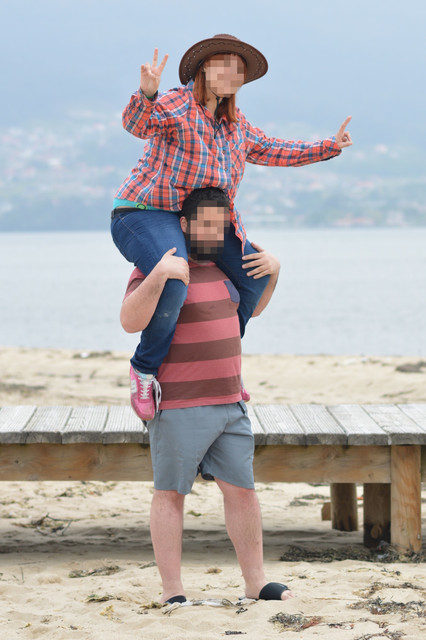 Shoulder ride - Beach - 1.jpg