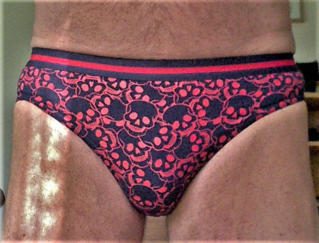 Red skull - front view