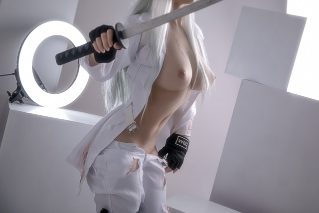 049