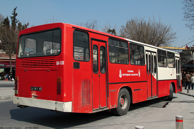 643352