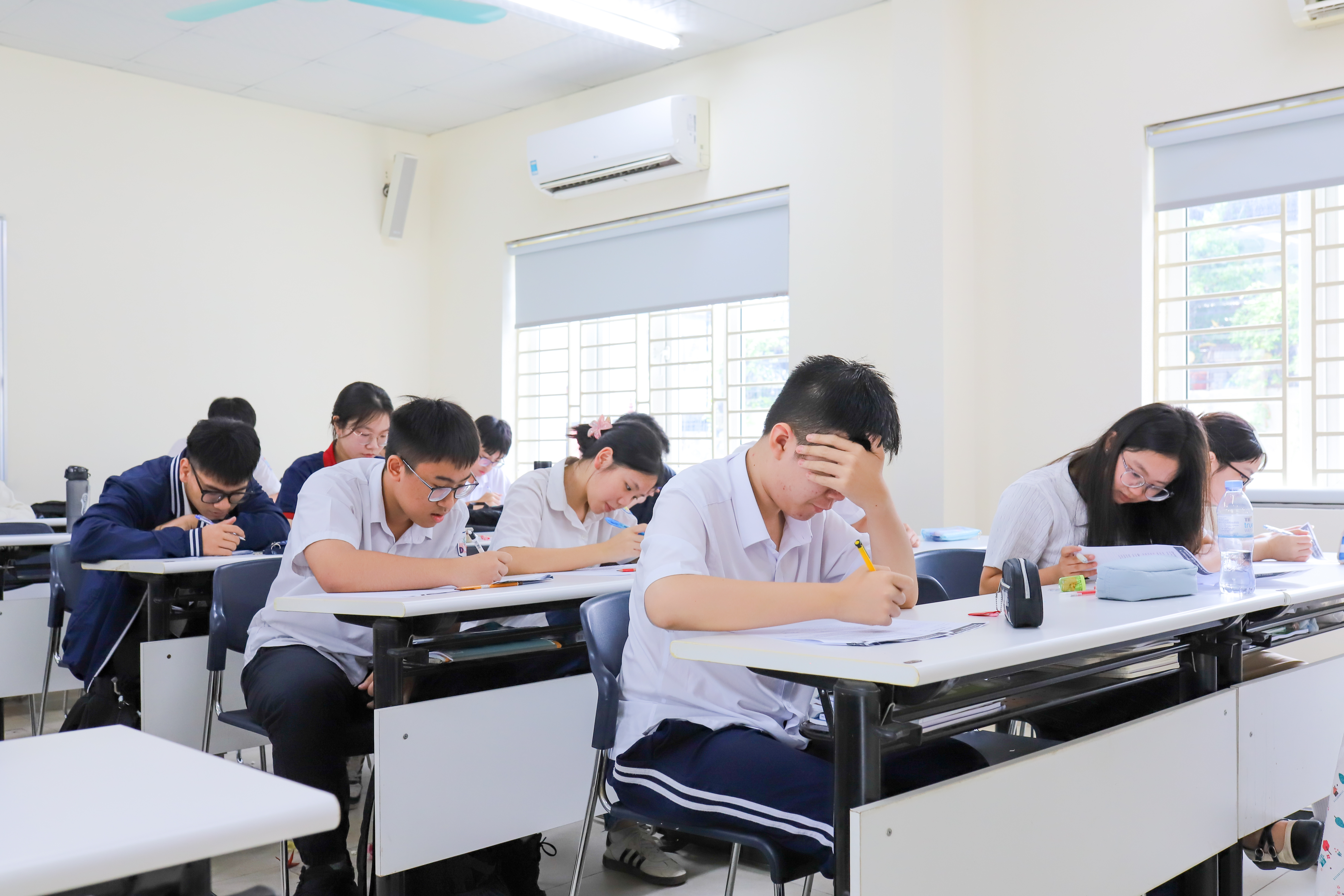 Khoảnh khắc làm bài 11