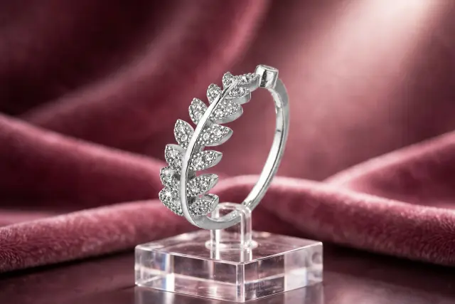 silver leaf ring luxury 1.webp