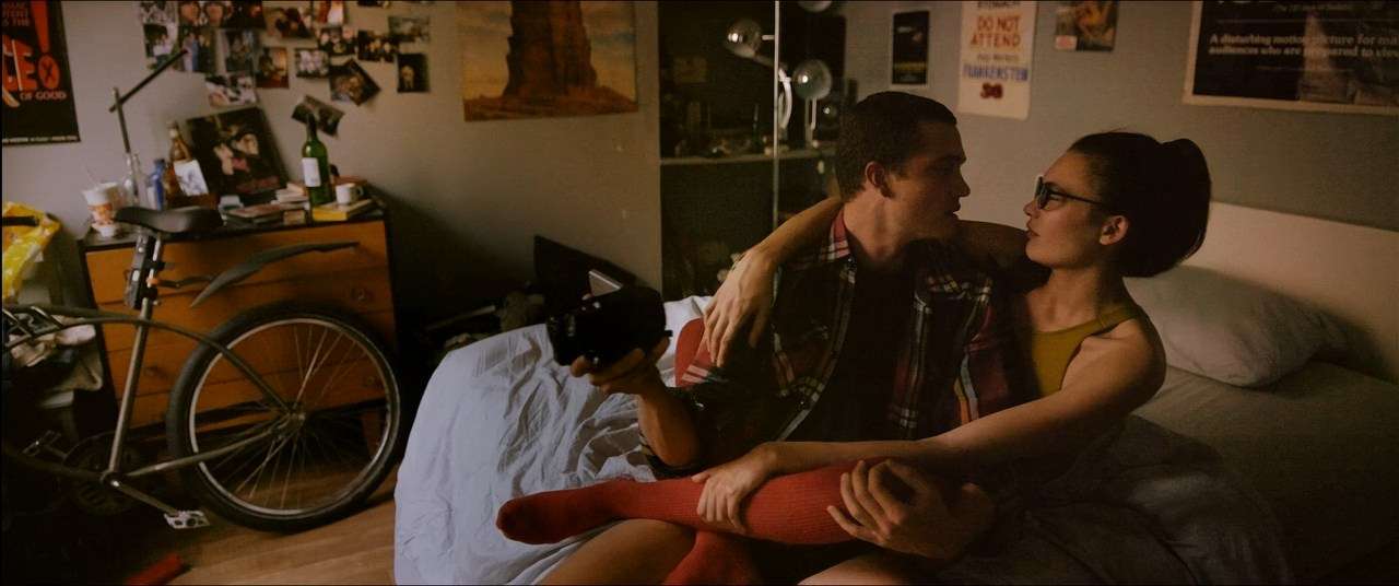 Love Movie Screenshot