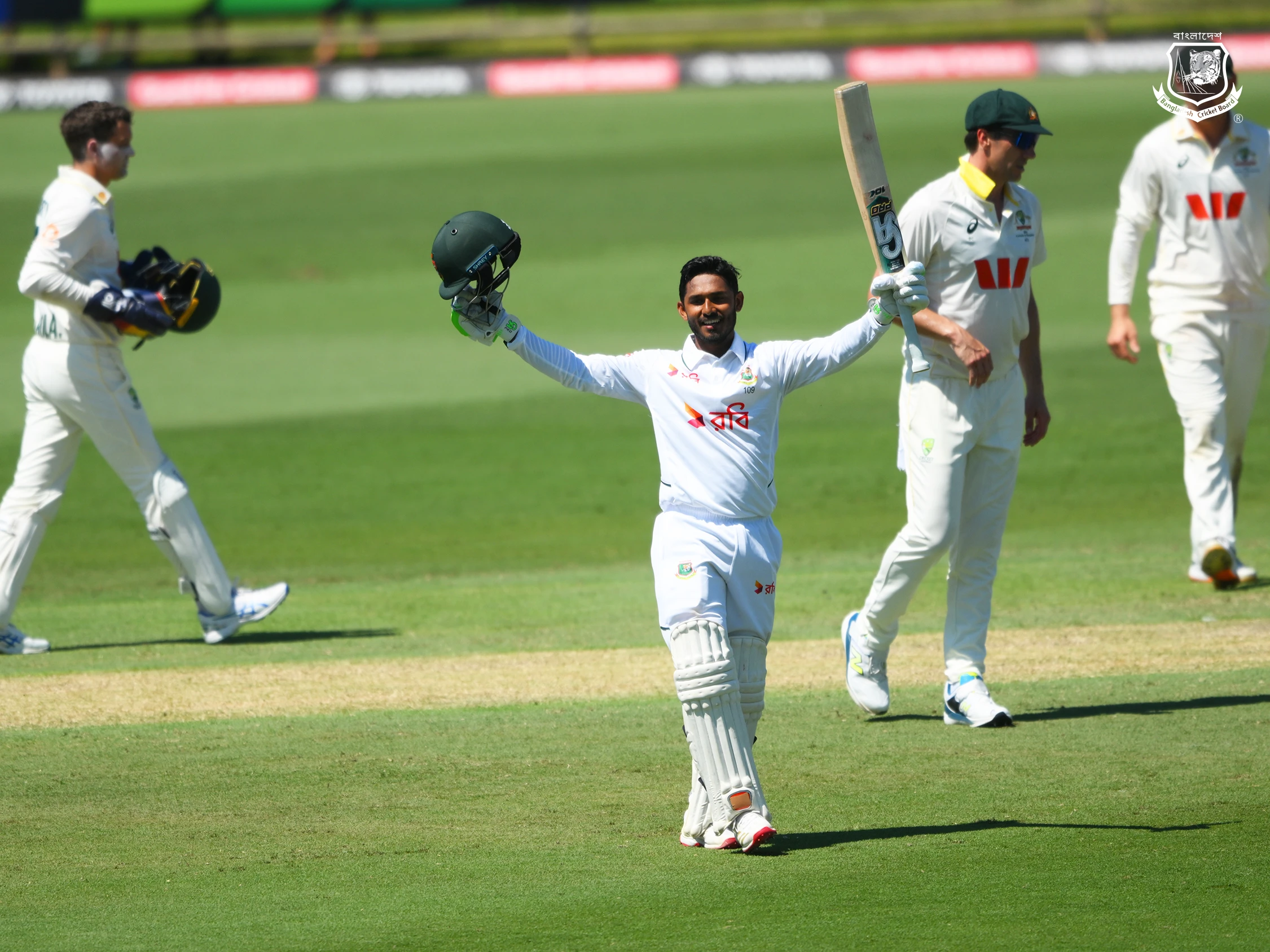 Players Who Scored Test Century in Australia,