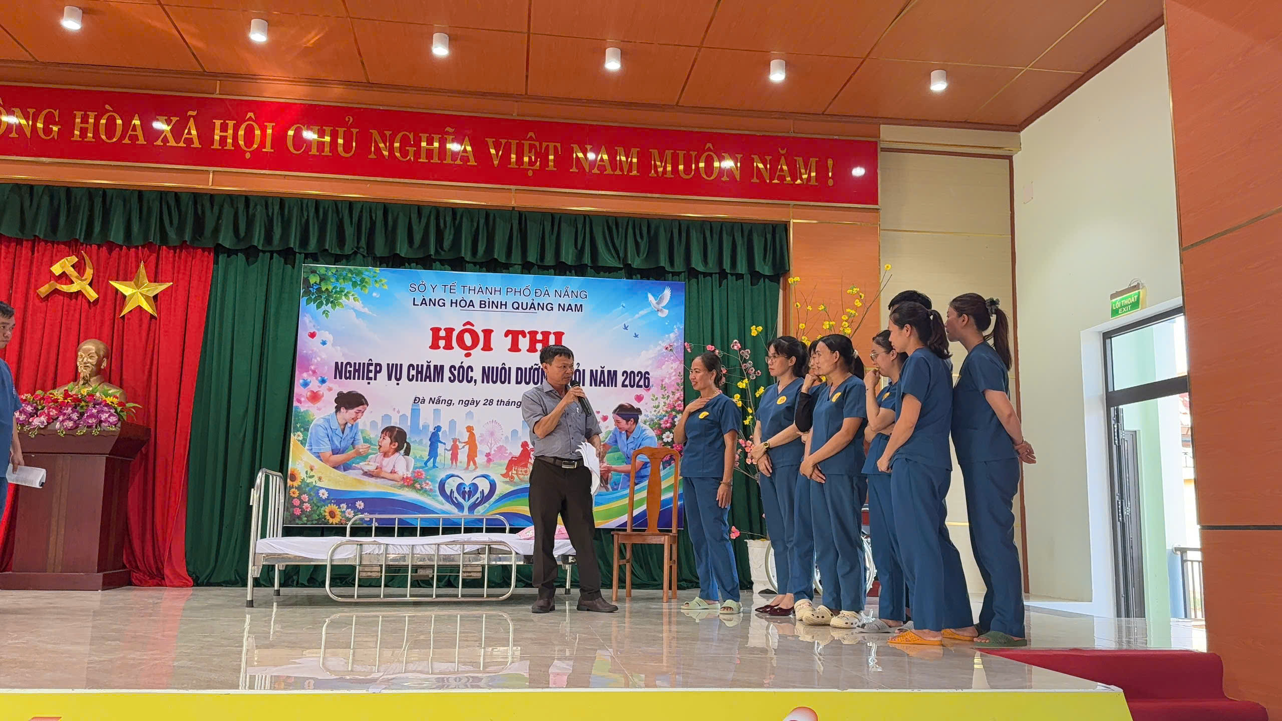 thầy Nguyễn Trung Nam - Ths. Điều dưỡng - Phó trưởng khoa điều dưỡng trường Cao đẳng Y tế Đà Nẵng đánh giá phần thi kỹ năng của các thí sinh