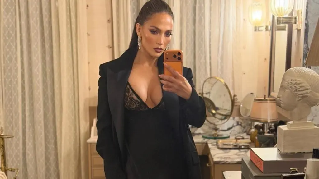 Jennifer Lopez, un moment de grație la Paris: Aproape de fani, departe de protocol