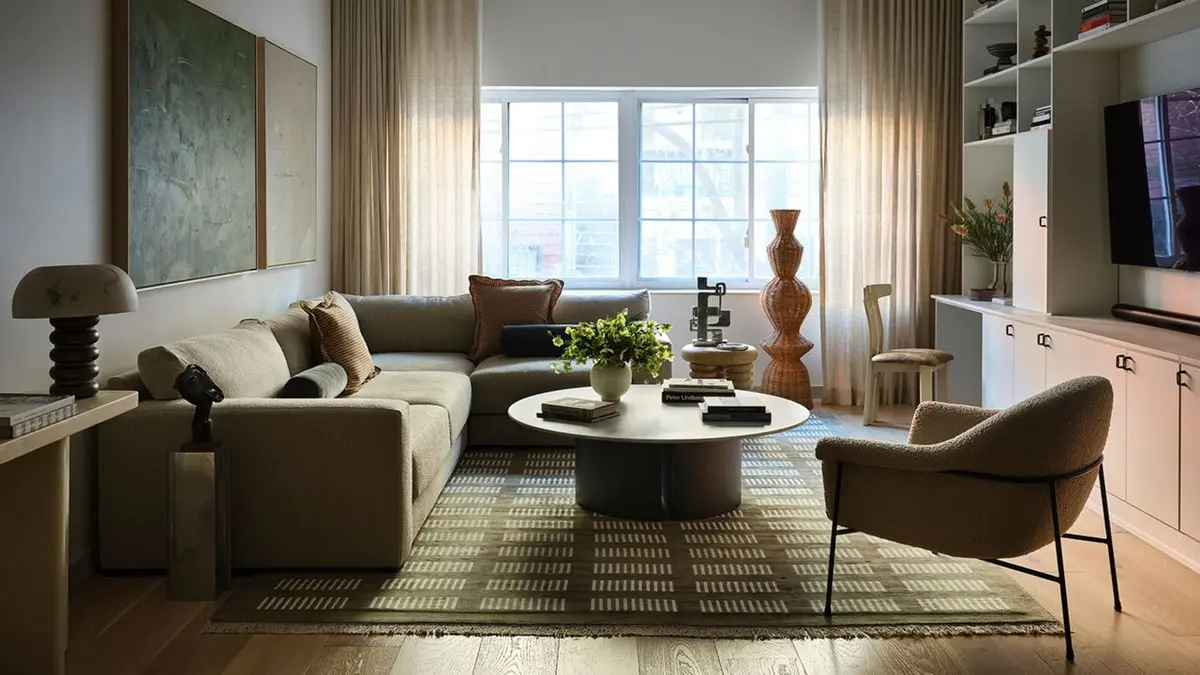 Secretele designerilor: Cum alegem decorul perfect pentru rafturi și mese