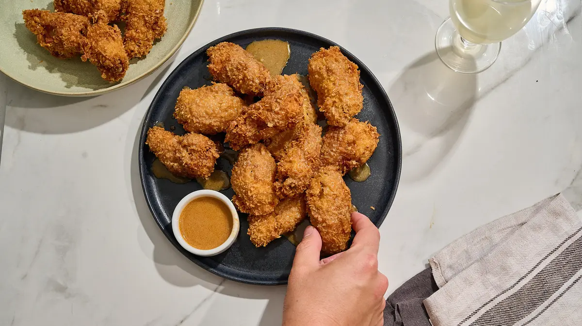 Crispy Coconut Chicken Wings: A Culinary Delight