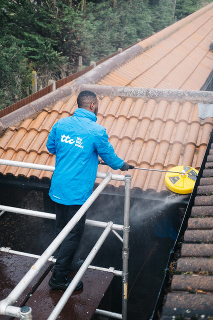 Window cleaning work 32