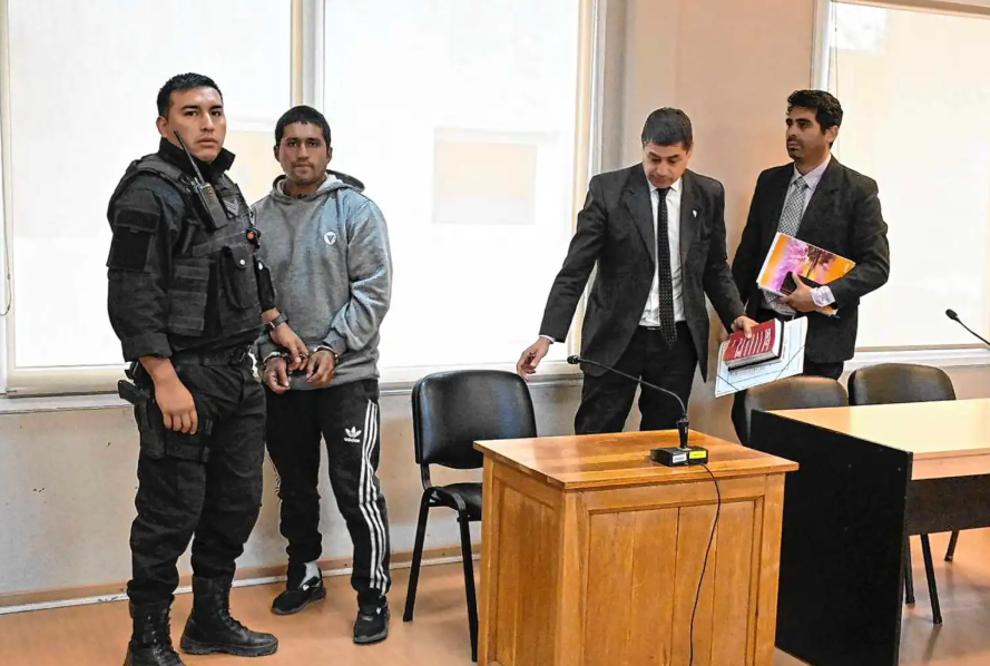 10.png Bariloche: un hombre intentó matar a su exmujer durante los festejos por el Día del Hincha de Boca