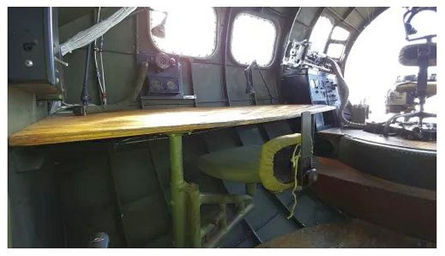B 17 navigators table.jpg