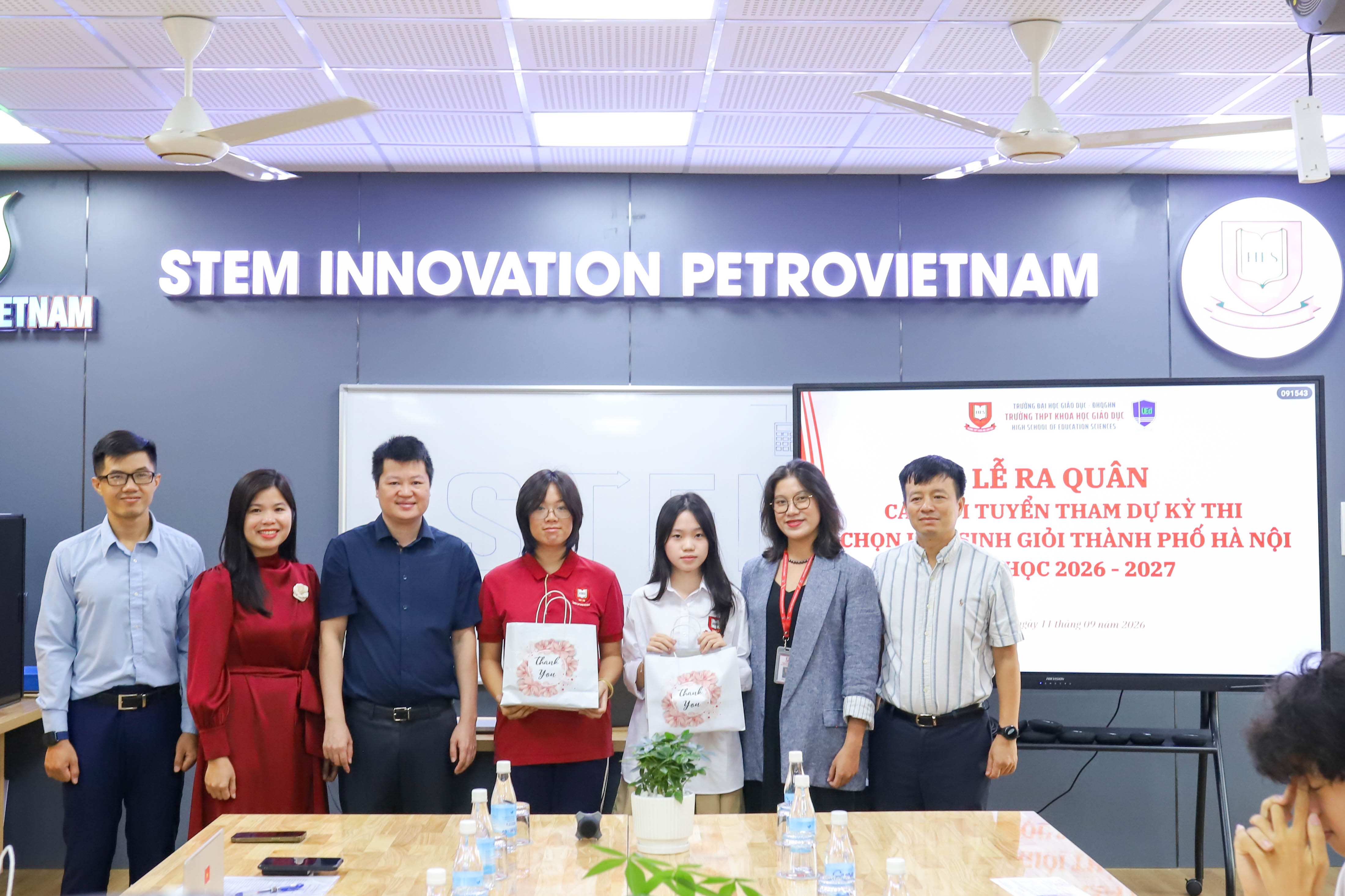 Lễ ra quân HSG HES 14