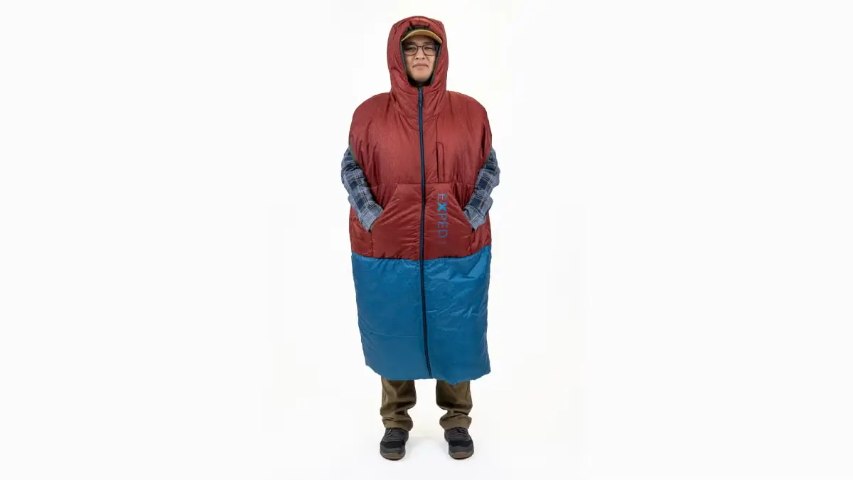Deal of the Week: Un sac de dormitare pe care-l poți purta ca o hănie