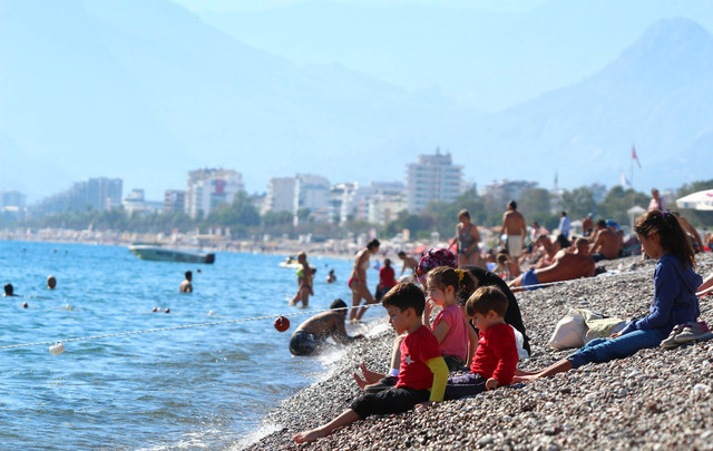 ANTALYA-SAHLLERNDE-BAYRAM-YOUNLUU