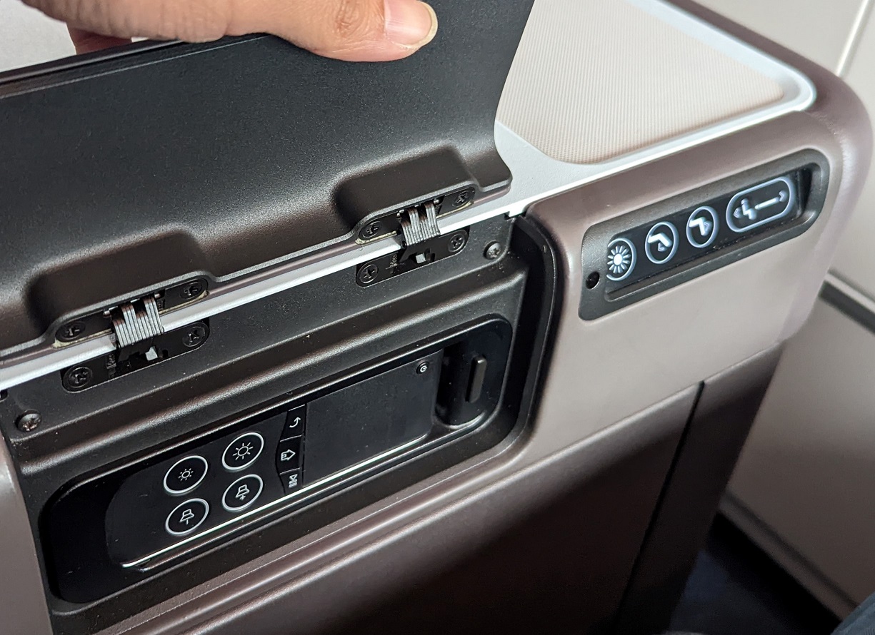 [REVIEW] flydubai 737-MAX Lie-Flat Business Class (ZAG-DXB) and ...