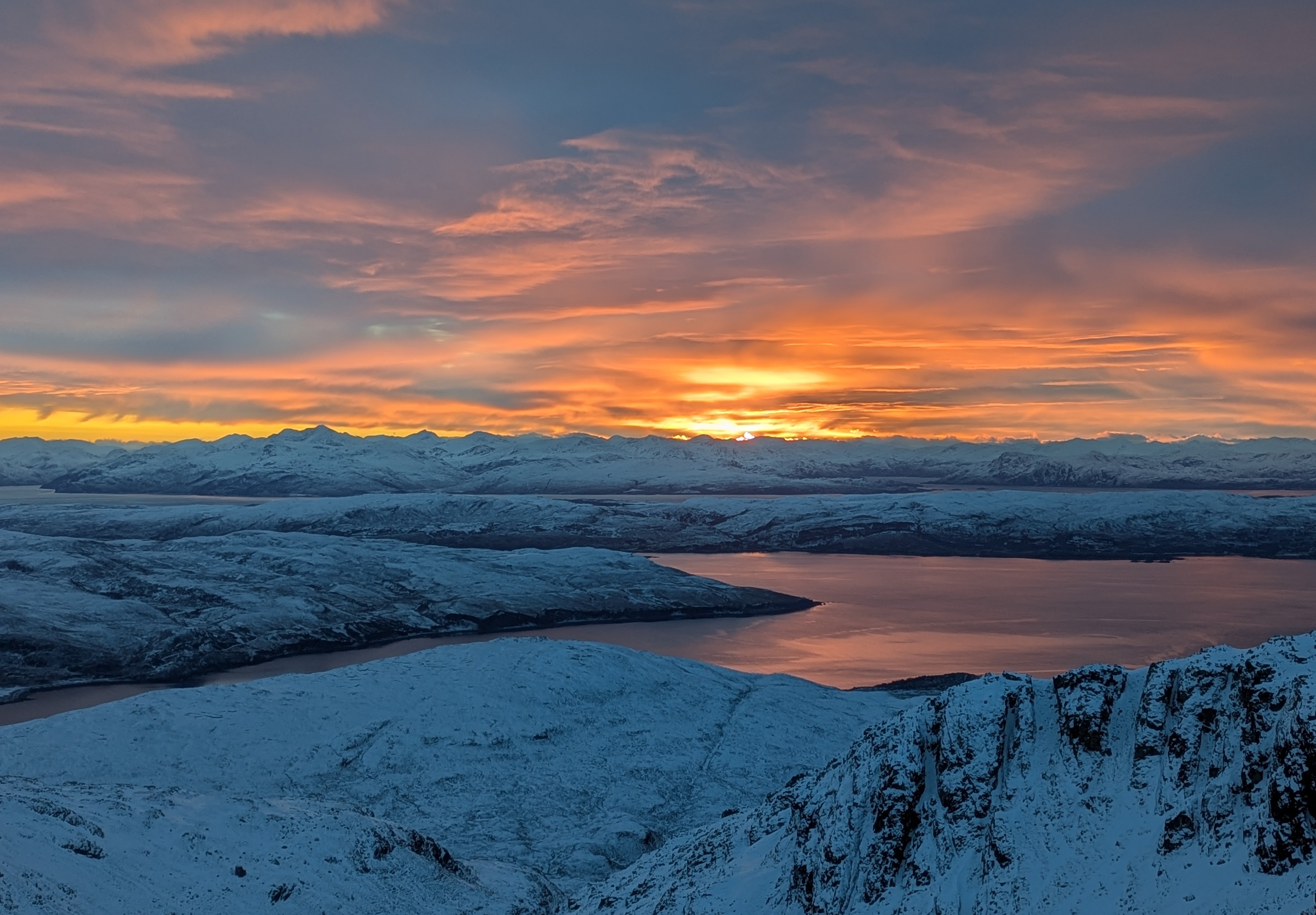 PXL-20250111-084922365