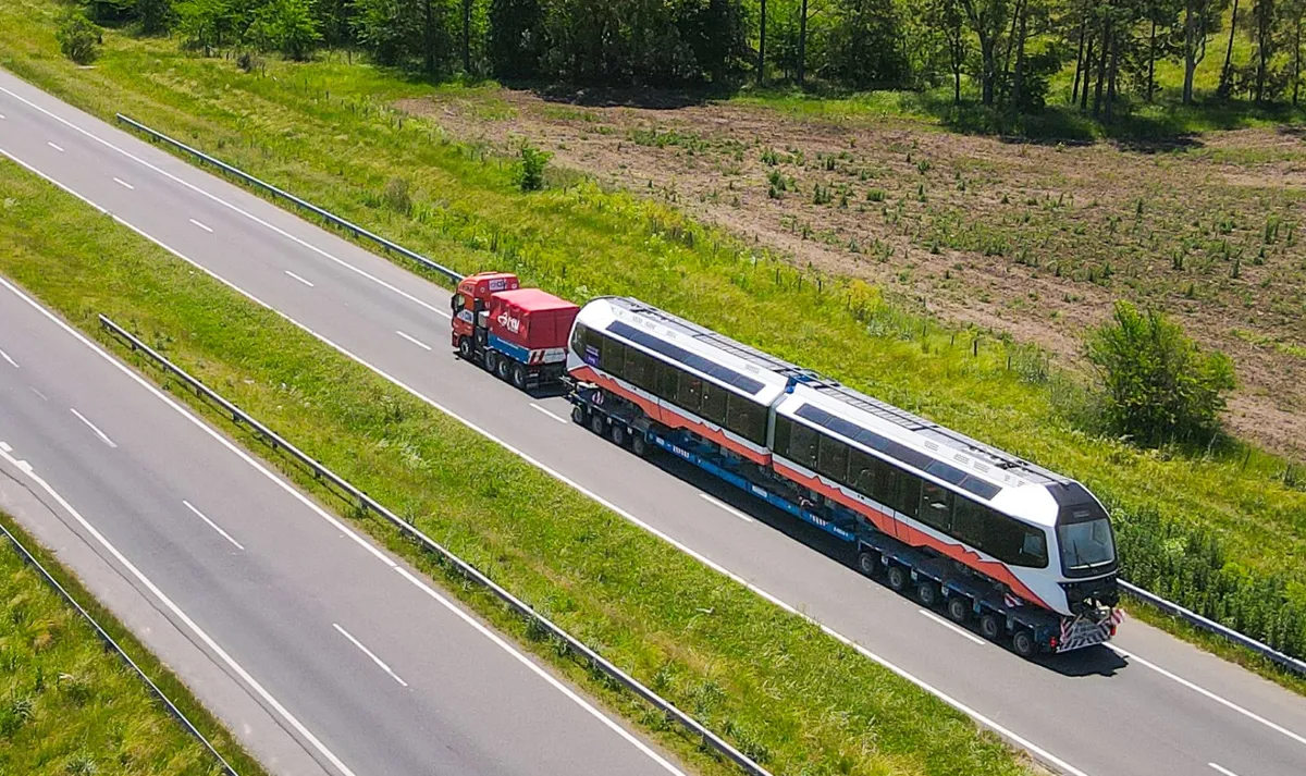 TREN SOLAR.webp TREN SOLAR.webp