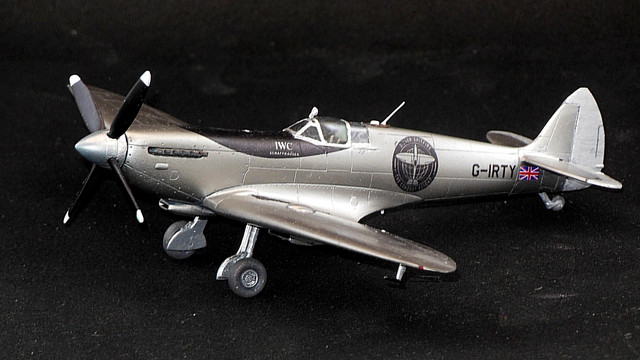 Silver-Spitfire-IX-G-IRTY-DSCN5950m-Rr