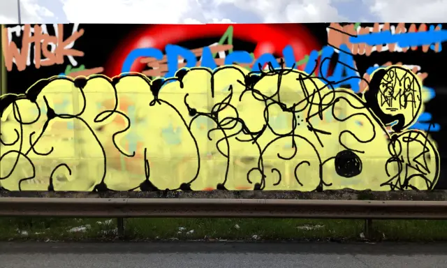 Graffiti artwork by Sumoe