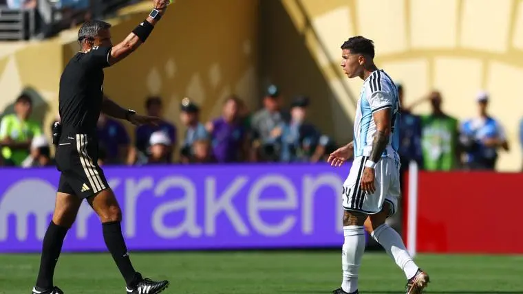 Enzo Fernández Sent Off, Leaving Argentina with Ten Men in World Cup Final