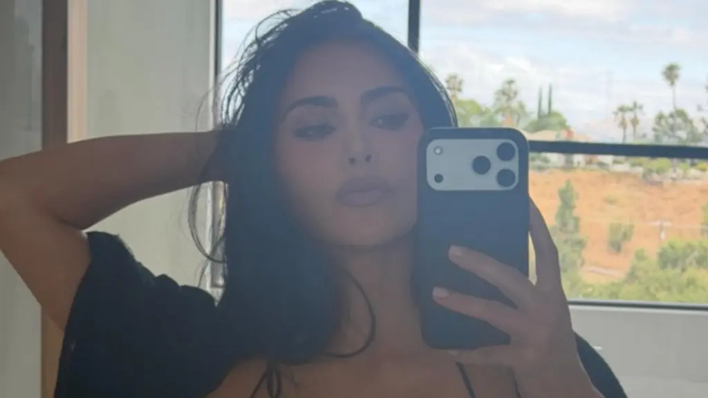 Kim Kardashian a ales o rochie periculoasă