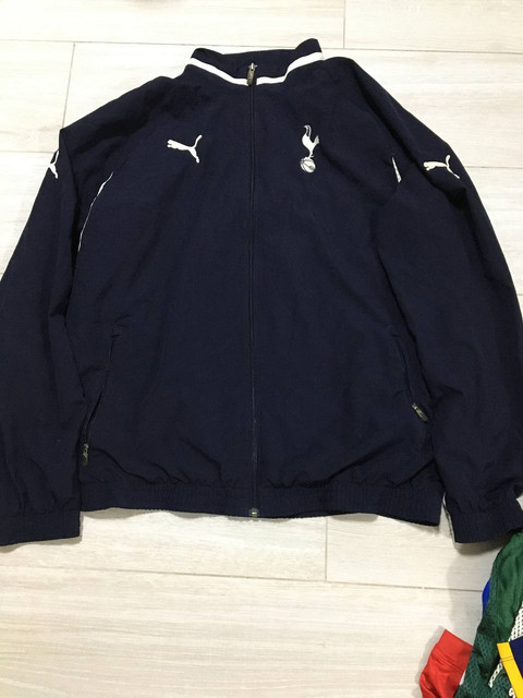 tottenham-jacket-Puma.jpg