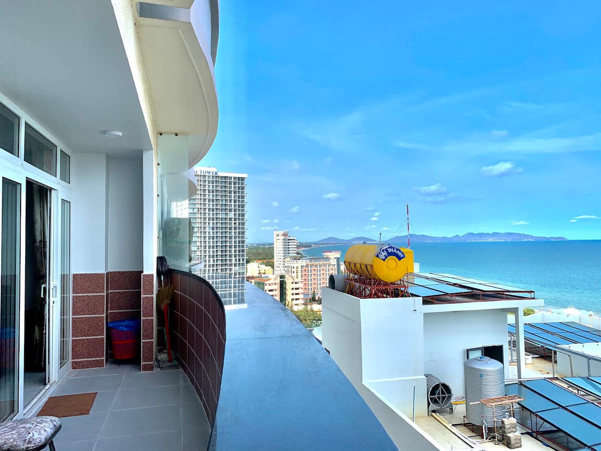 View biển từ ban công Sunbeam Homestay Ban công view biển Sunbeam Homestay Vũng Tàu