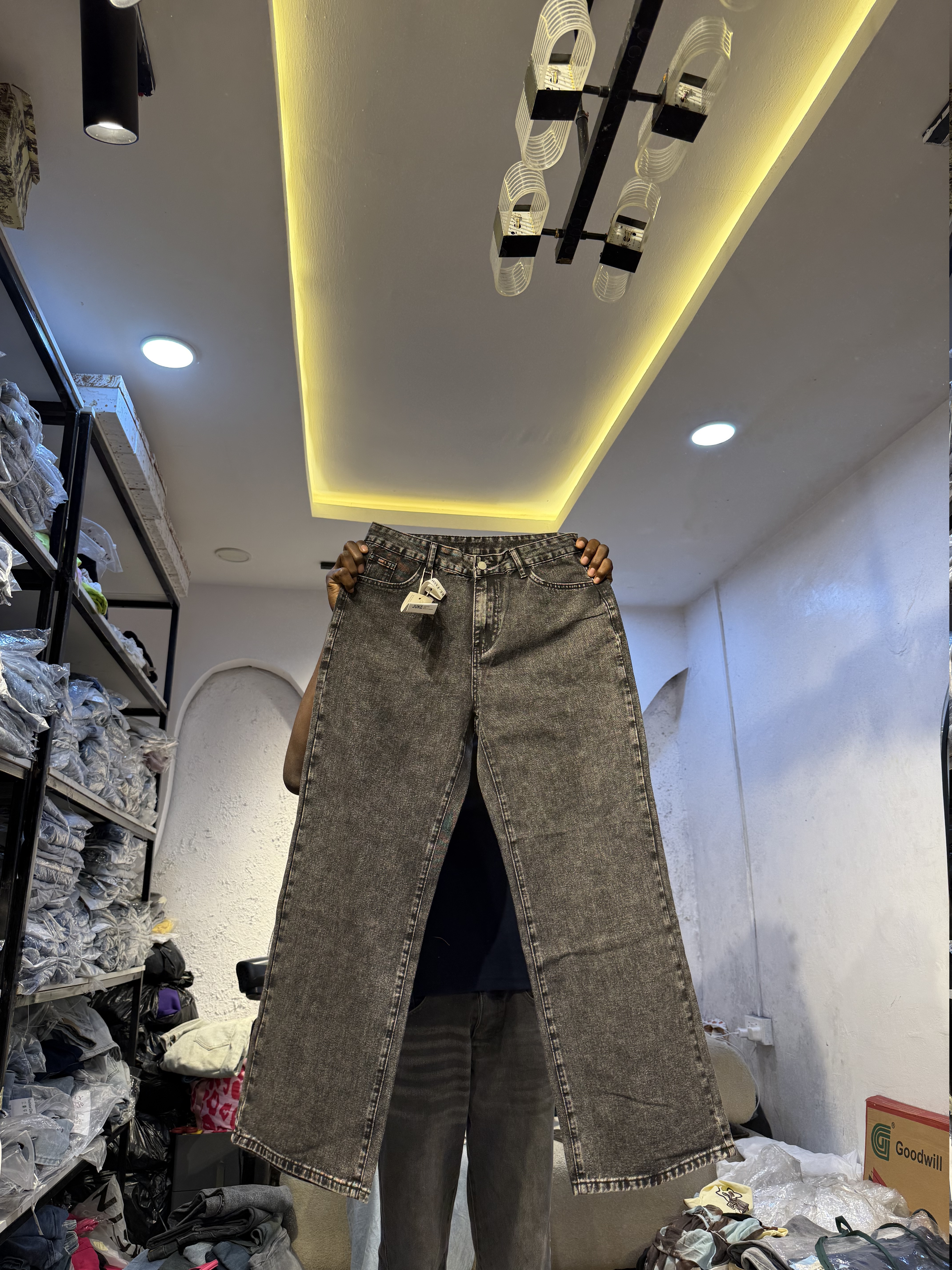 Waist 32