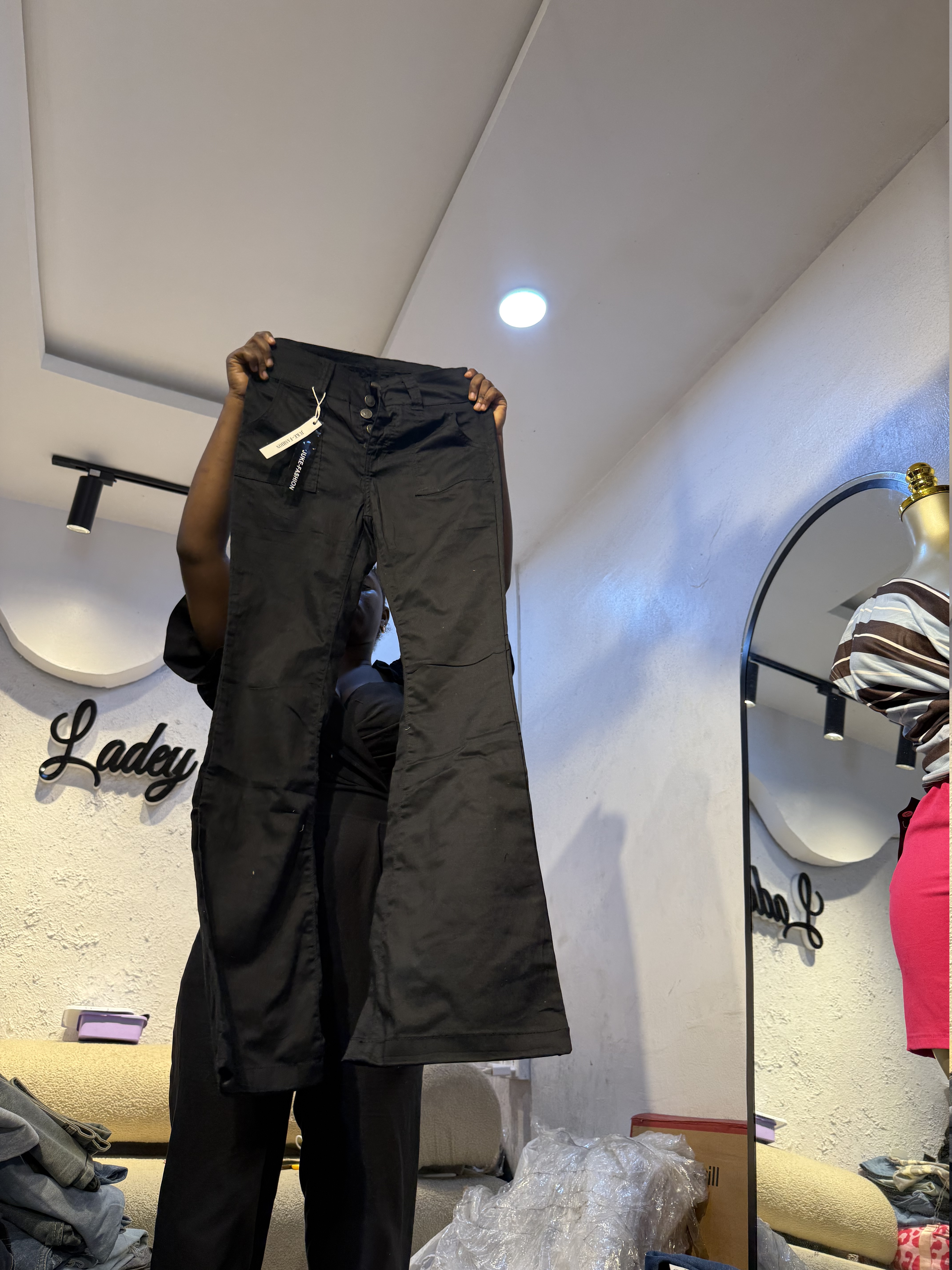 Waist 28